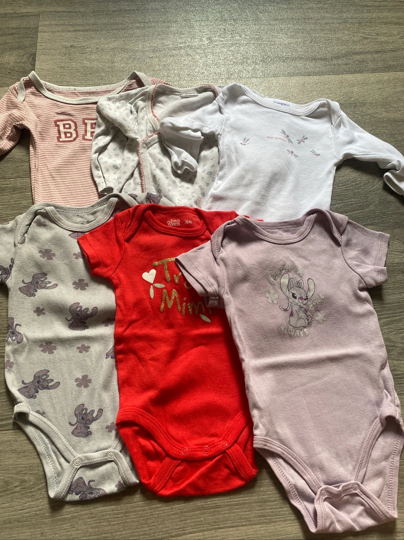Lot de bodies bébé (6 mois)